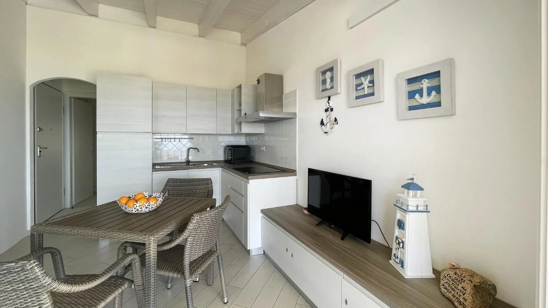 Apartment Le Verande Bilo Con Piscina By Interhome 이솔라 로사